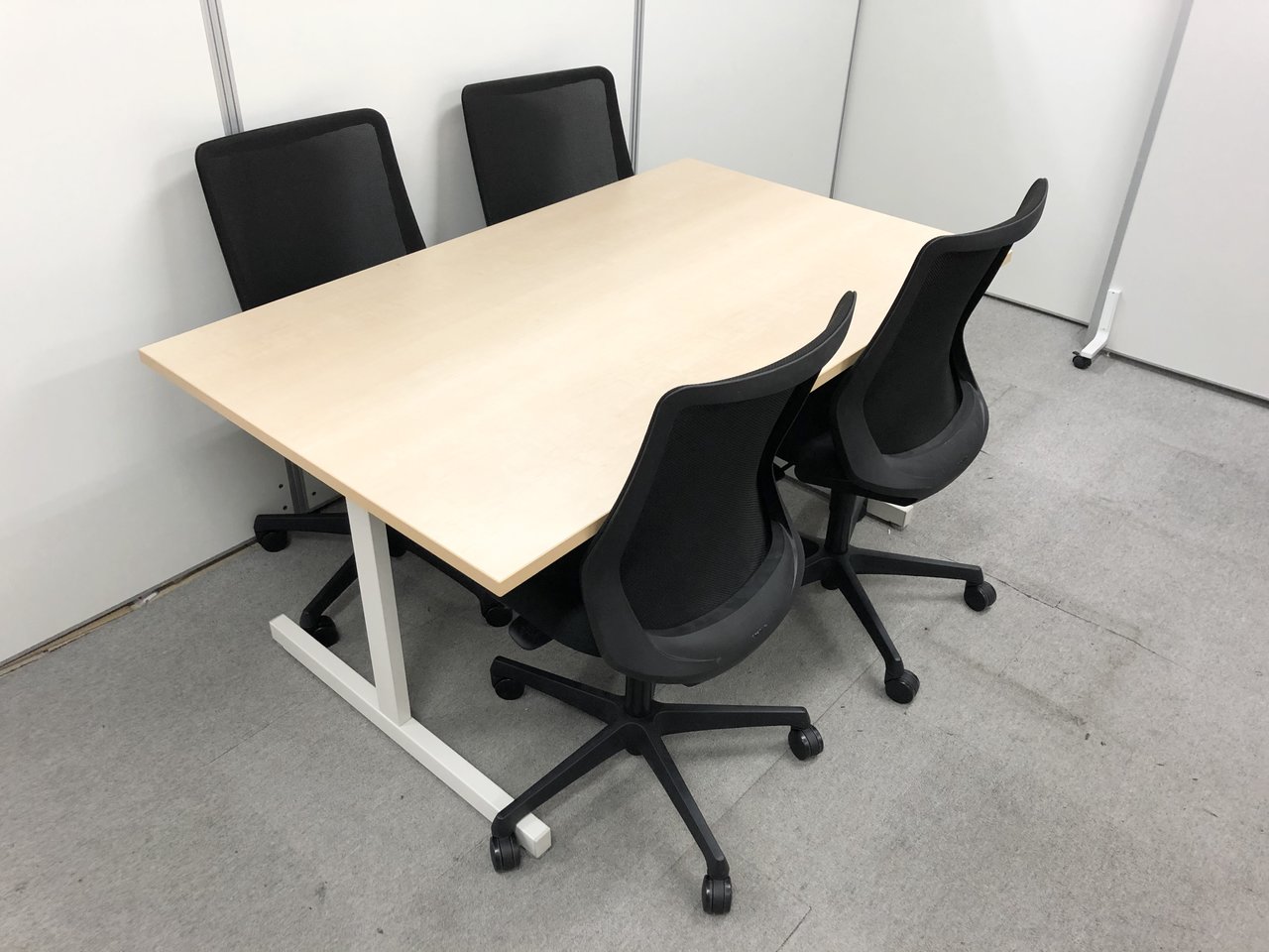 【4名用テーブルセット】OAチェア4脚×ミーティングテーブルセット！■エスクードチェア×ノティオ テーブル(notio)
                        ノティオ 
                                    中古
            
