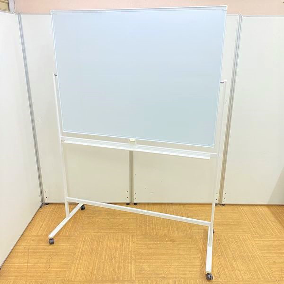 【コンパクトサイズ】【両面脚付き】【会議などにオススメ！】
                        その他シリーズ
                                    中古
            