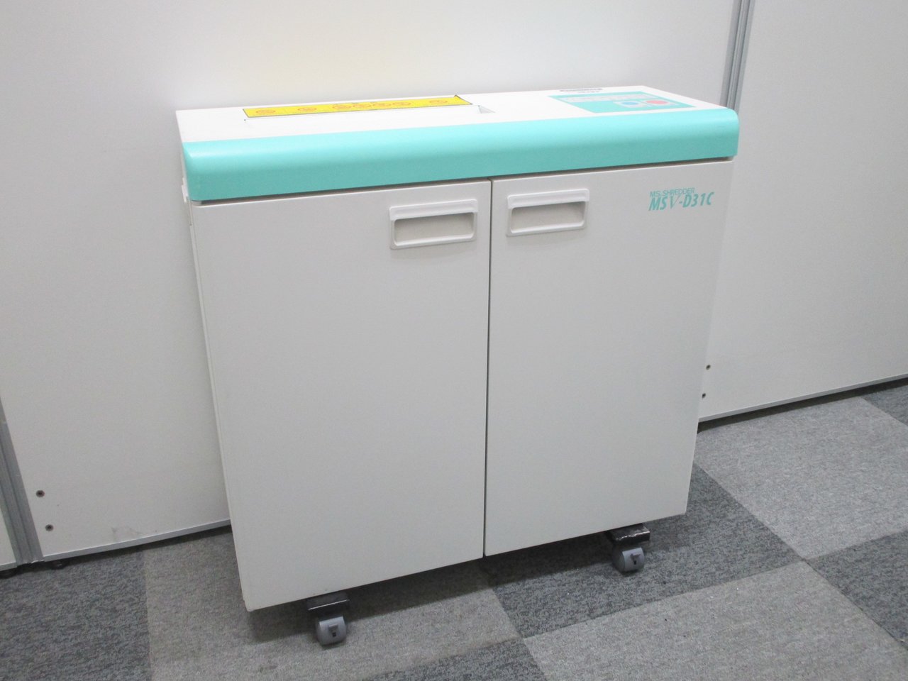 【スリムタイプ】人気の業務用シュレッダー【キャスター新品に交換済】
                        MSVシリーズ 
                                    中古
            
