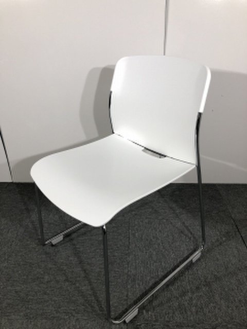 【新古品】人気ホワイトカラーのスタッキングチェア！！ホワイトカラーは、事務所になじみます。【関西倉庫在庫】
                        その他シリーズ
                                    新古品
            