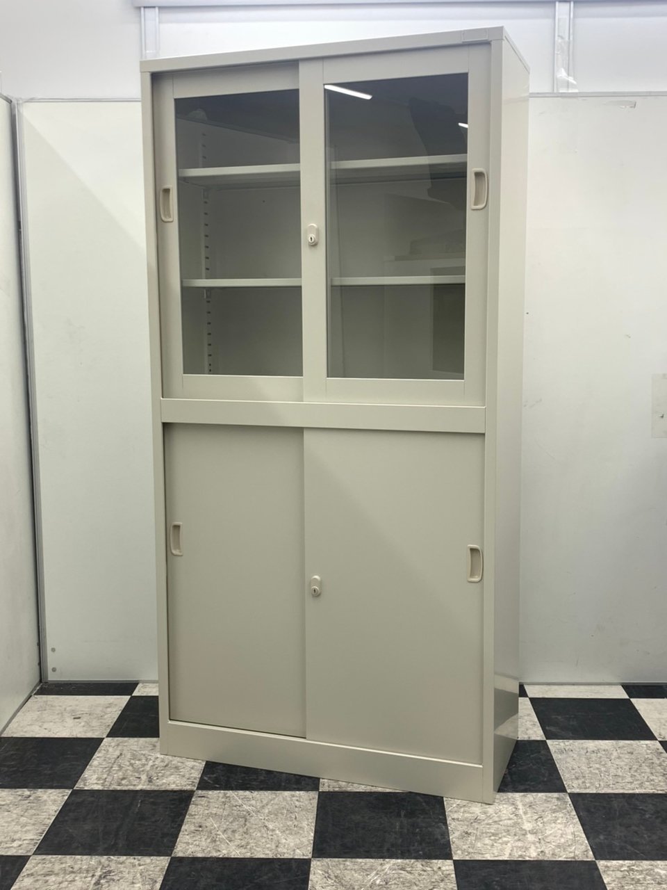 【ガラス・スチールのコンビタイプ】生興製/ニューグレー色■1点のみのレア商品です！　★
                        その他シリーズ
                                    中古
            