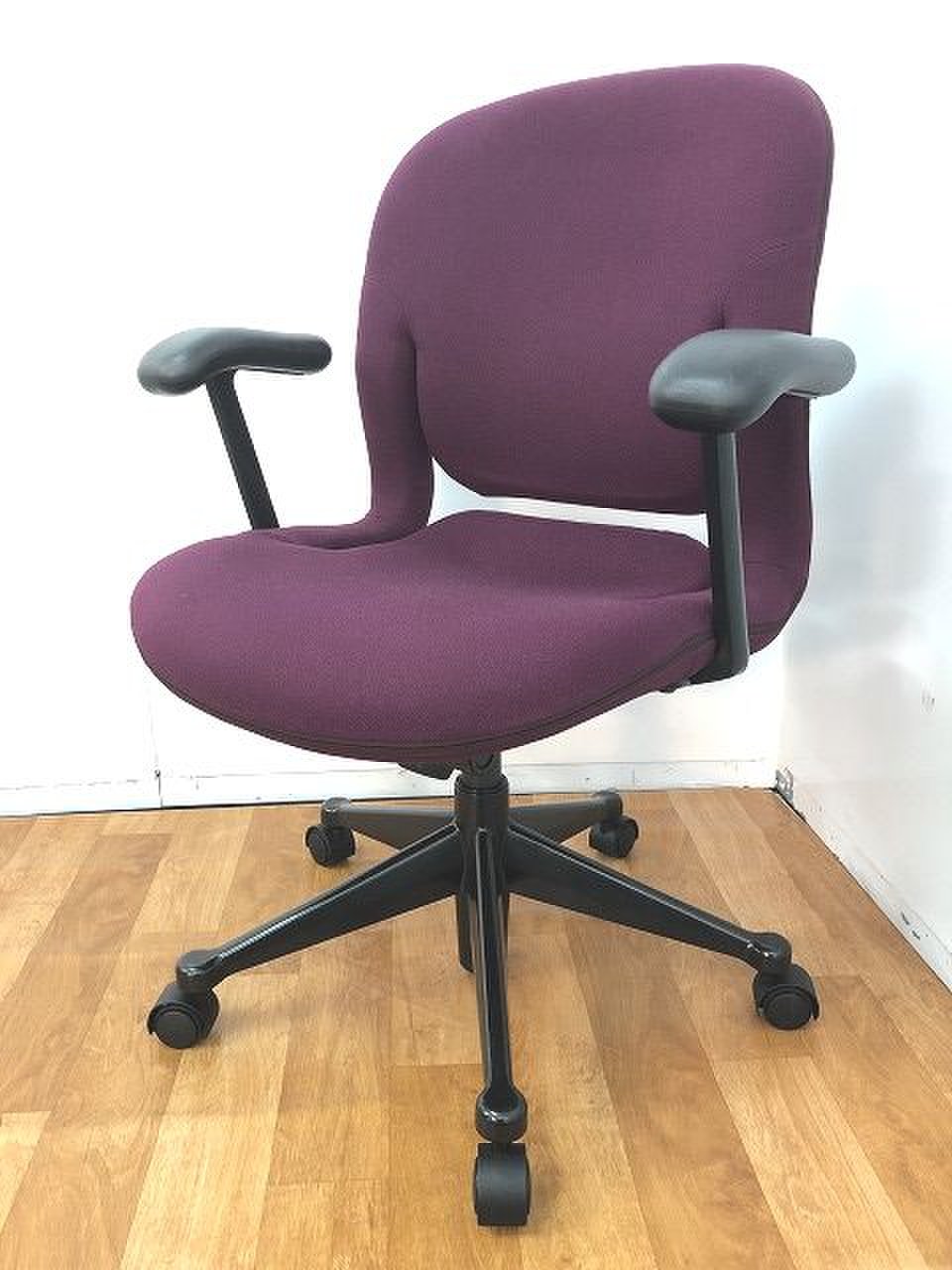 中古】 EN122PBF Herman Miller/ハーマンミラー 肘付ローバックチェア 305418 - 中古オフィス家具ならオフィスバスターズ