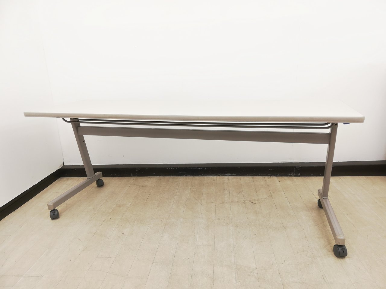 【安心の国内メーカー製！】収納らくらくサイドスタックテーブル♦コクヨ製
                        KT-900シリーズ 
                                    中古
            