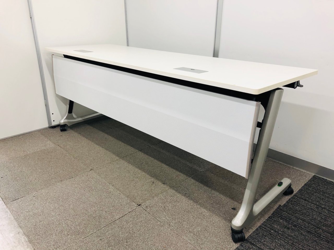 【訳アリ】コロナウイルスの影響で座席数減らした法人様おすすめ商品
                        THJP-186KW-W9
                                    中古
            