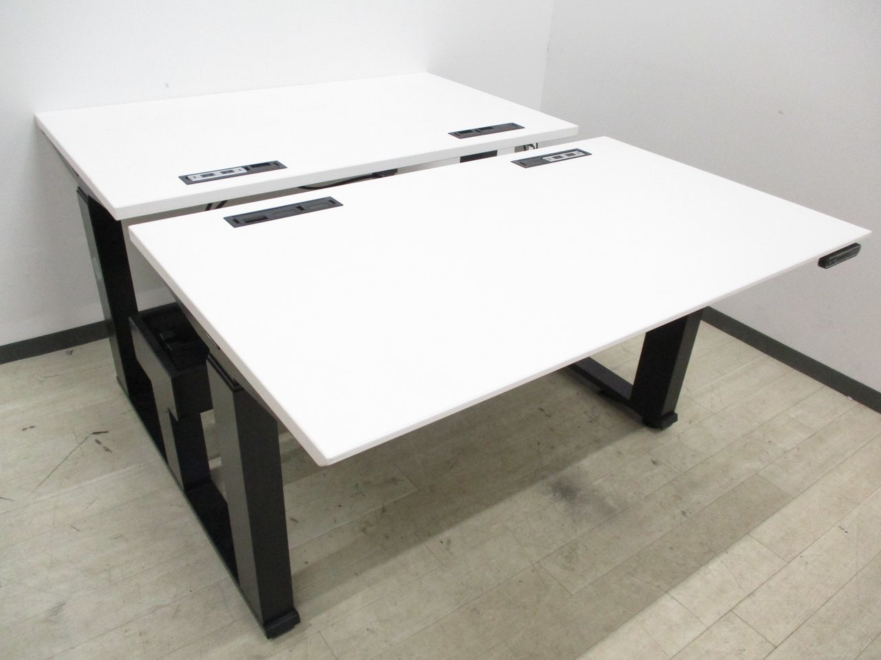 【激レア！】定価約30万今大人気の上下昇降デスク！スイフト(swift)[ベンチタイプ]
                        スイフト 
                                    中古
            