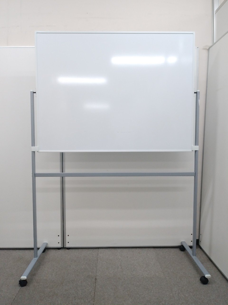 【訳アリ品】両面脚付ホワイトボード【大き目の傷ありのため特別価格】
                        その他シリーズ
                                    中古
            