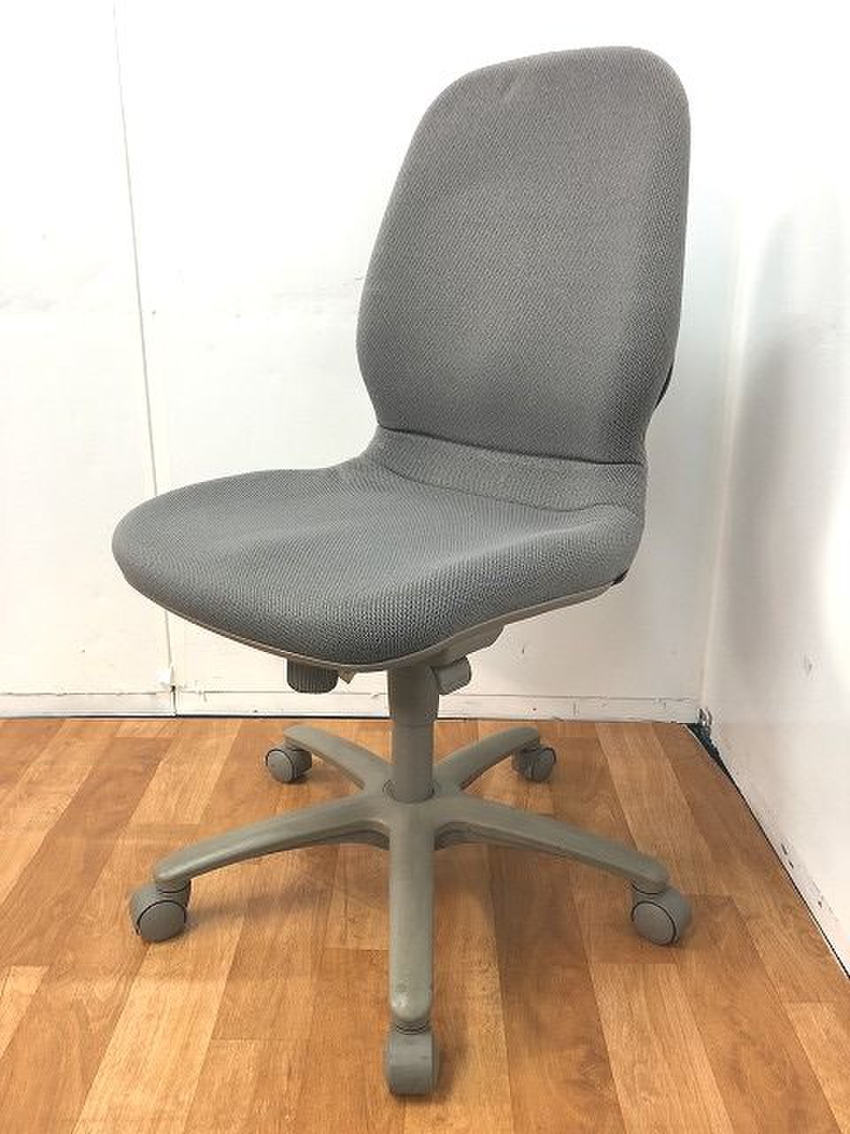 【快適なクッション性で愛され続けるOAチェア！！】
                        CX 
                                    中古
            