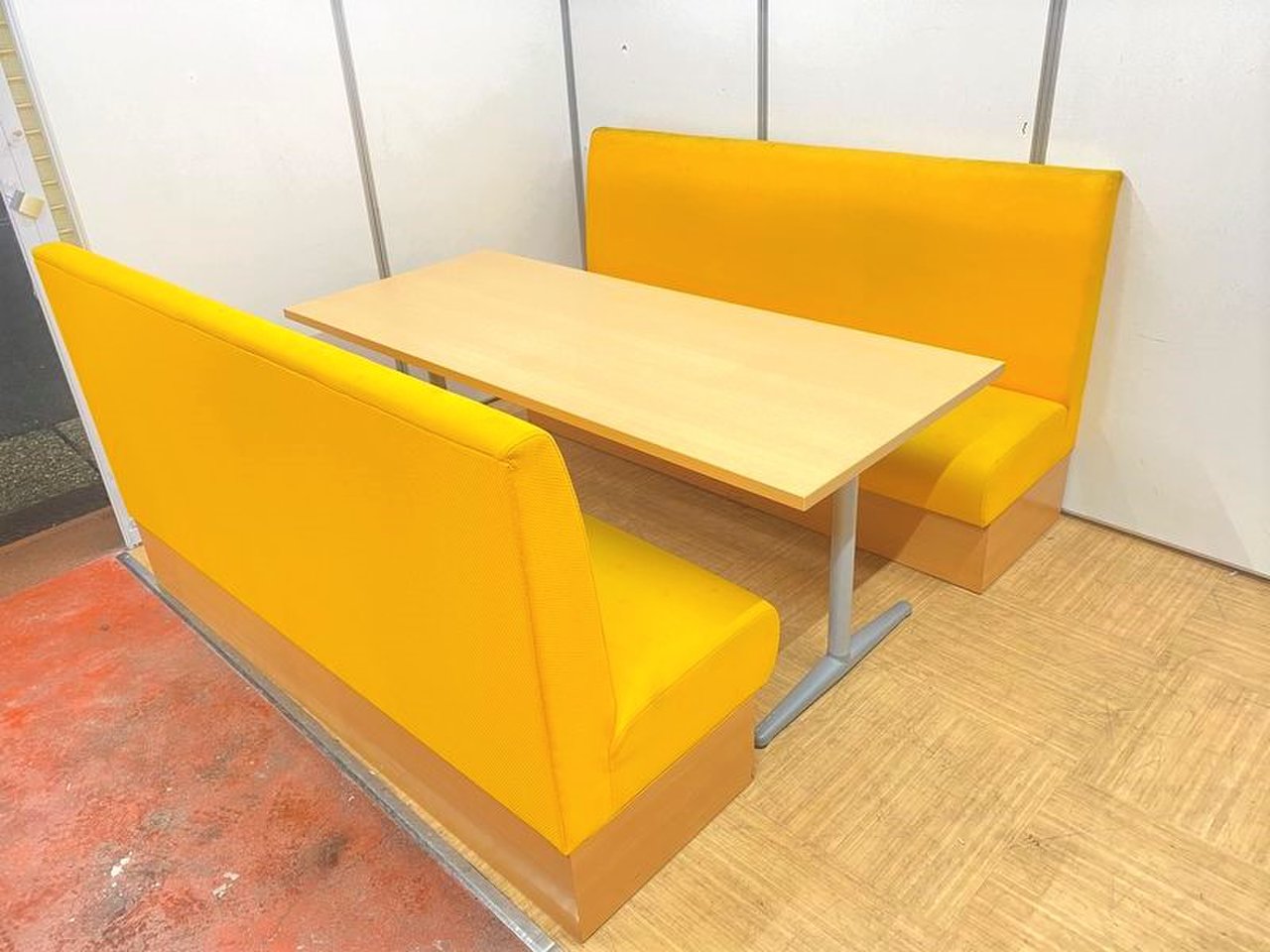 【シンプルなデザインでスタイリッシュなオフィスへ！】【イエローカラーでオフィスを明るく！】
                        その他シリーズ
                                    中古
            