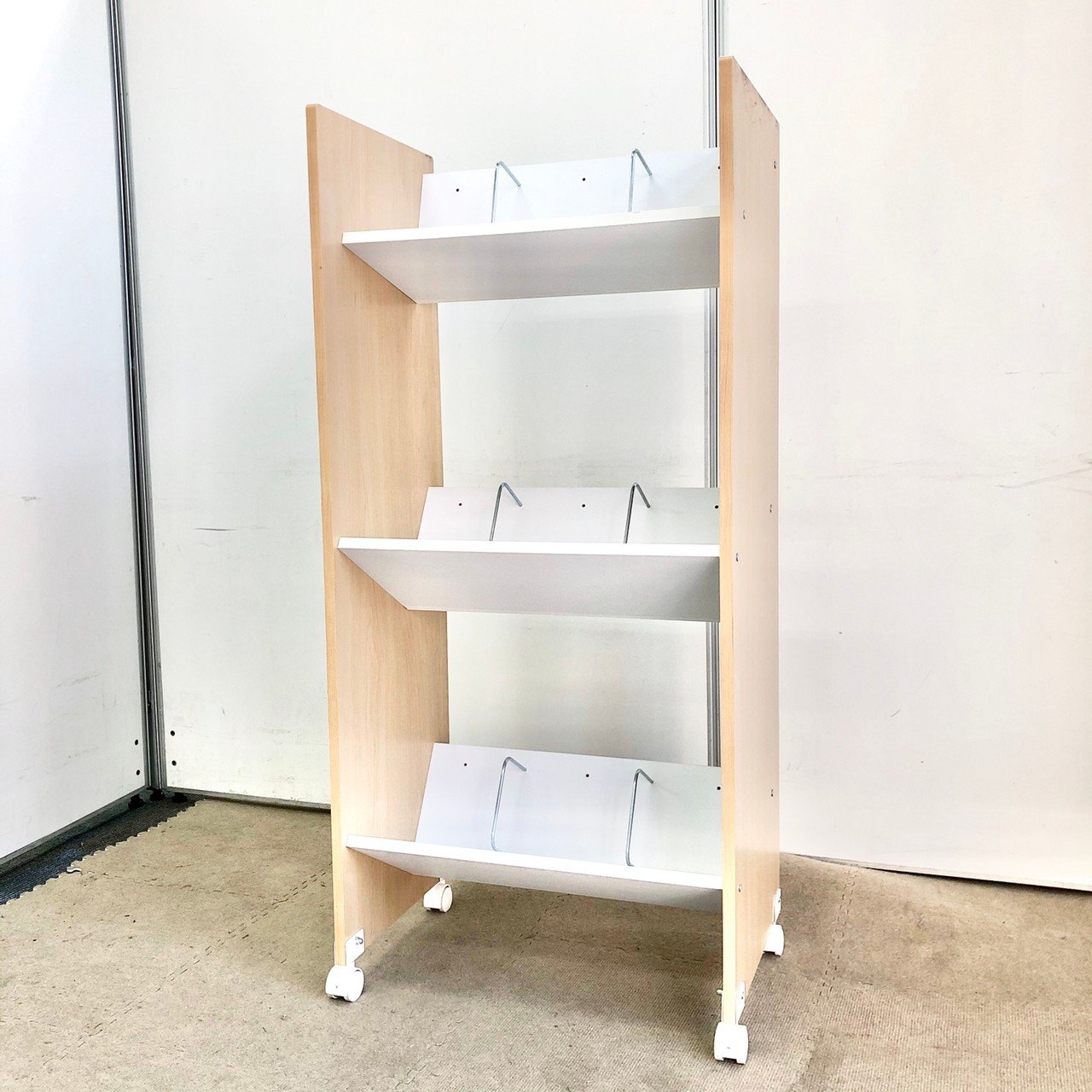 【レアなファイルラック】病院や図書館、ご自宅用に/キャスター付きで移動らくらく
                        その他シリーズ
                                    中古
            