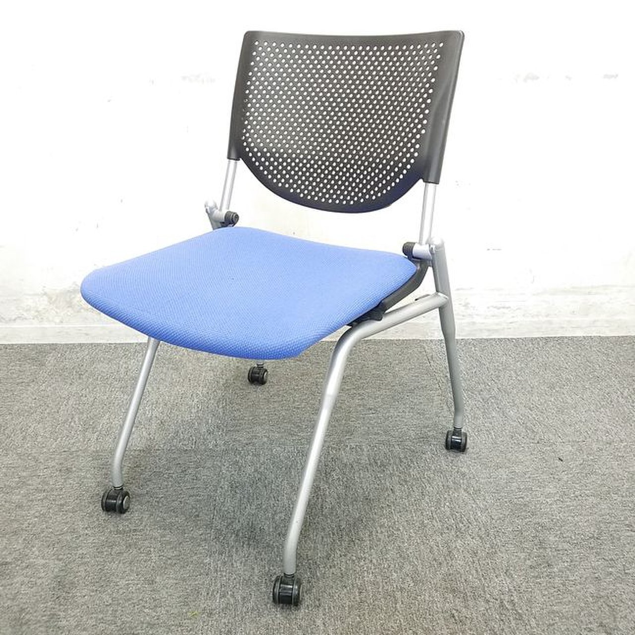 【30%オフ】【在庫入れ替え商品】人気のスタッキングチェアが入荷致しました☆　中古家具　リサイクル　チェア
                        プロスタック 
                                    中古
            