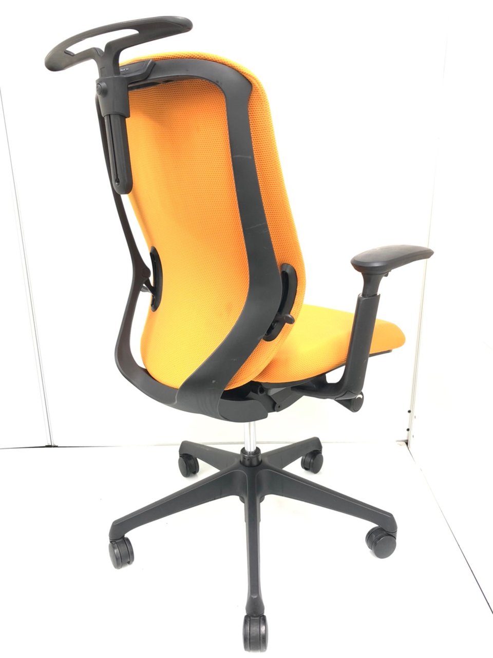 中古】シルフィー C631XW FMR8 オカムラ/okamura 肘付ハイバック