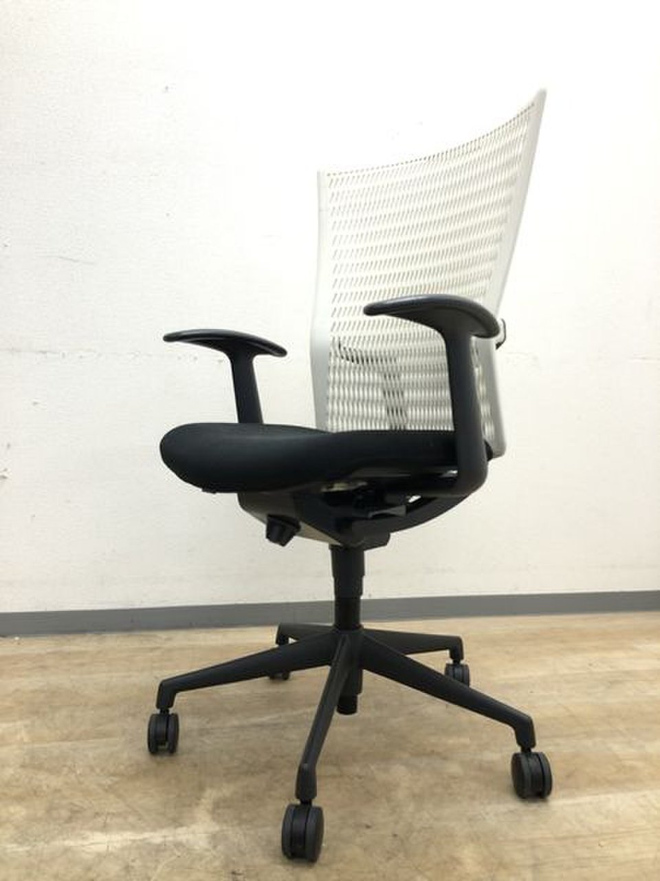 【尼崎店限定価格！！】ウチダ｜アクトディア｜ホワイトカラー｜肘付きハイバックチェア！！【尼崎店限定価格】
                        アクトディア 
                                    中古
            