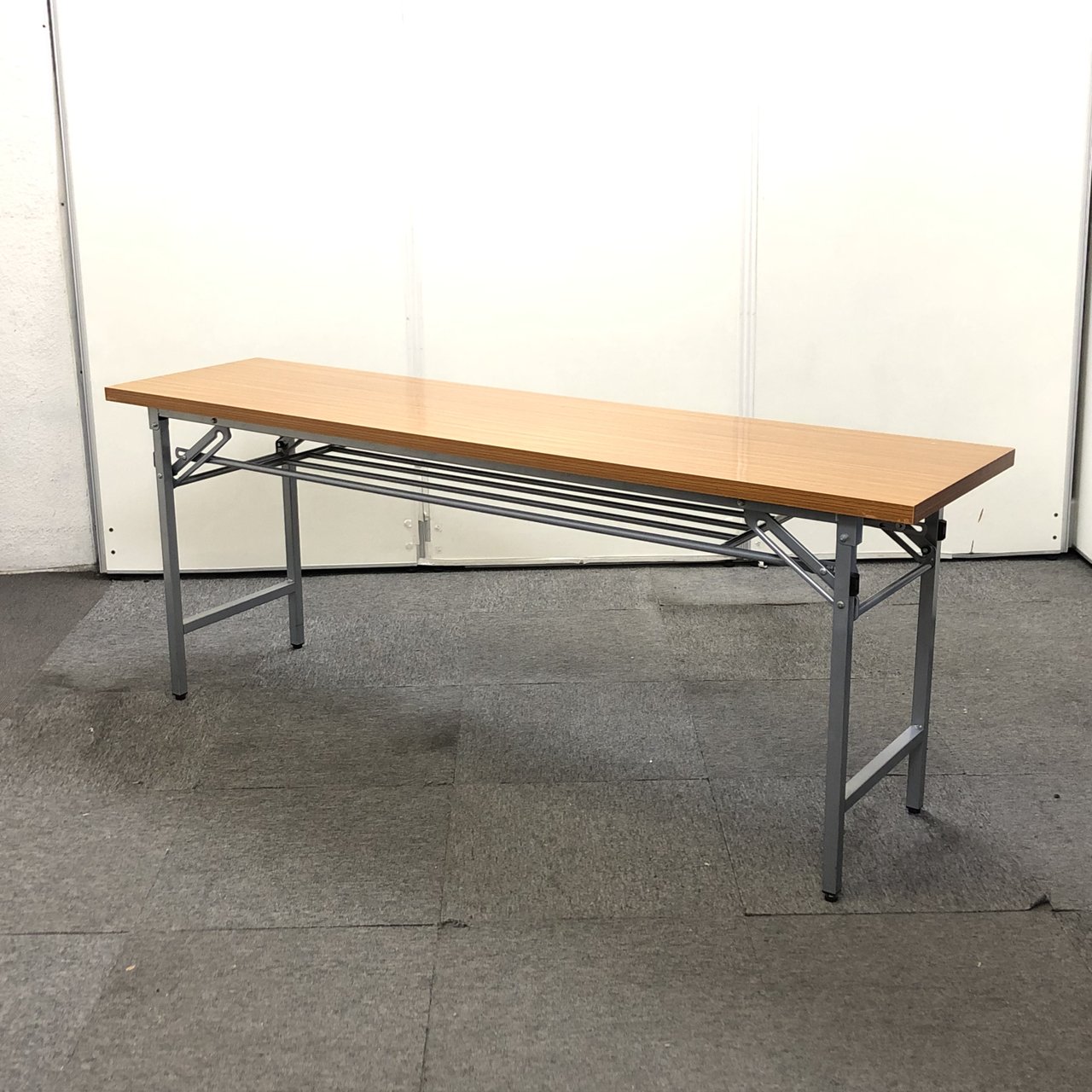 【尼崎店限定価格！！】ロット商品｜定番の折り畳みテーブル｜ブラウンカラー｜折りたたんで収納可能です！！【関西在庫数ナンバーワン・尼崎店】
                        その他シリーズ
                                    中古
            