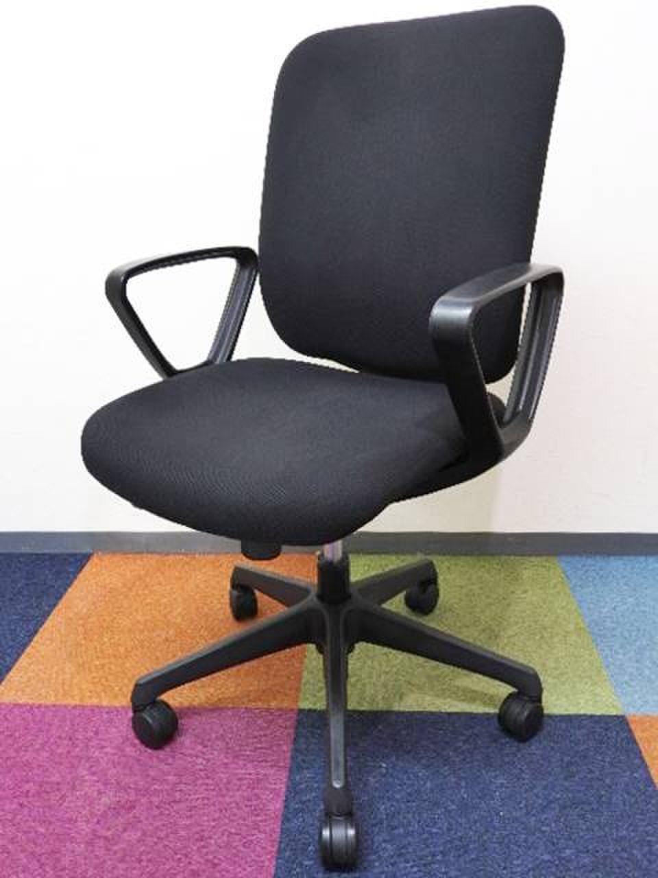 【ローコストチェアの定番】オカムラ製CG-R
【RP】
                        CG-R 
                                    中古
            