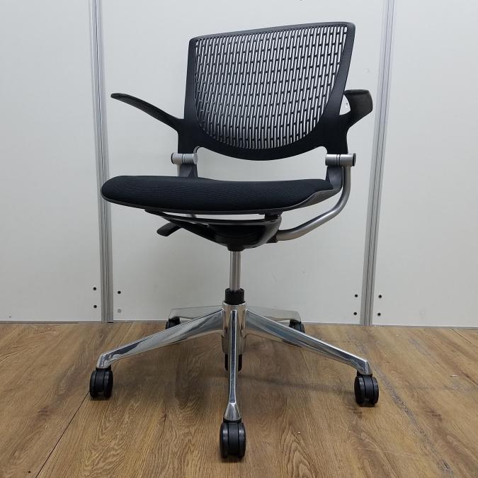 オカムラ製　グラータシリーズ　ブラック　事務用チェアに　オフィス家具　昇降可能　ミーティングチェア！！
                        グラータチェア
                                    中古
            