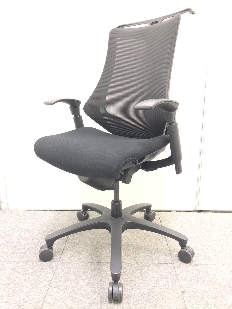 【店長おすすめ！】【メッシュチェア】人気のイトーキ製メッシュチェア！大量入荷で入れ替えにもおすすめ！【1年保証対象商品】
                        エフ 
                                    中古
            