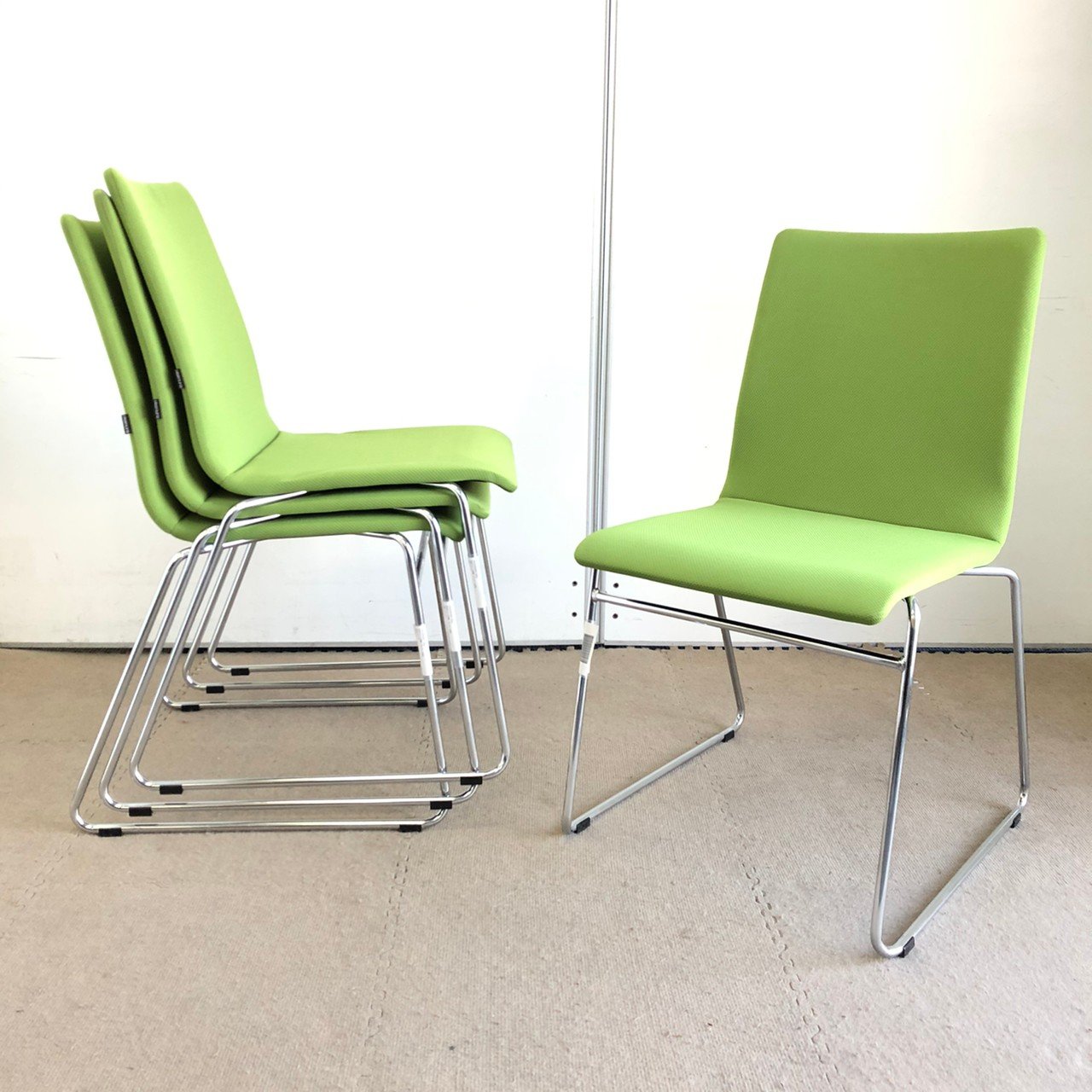 【まとめ買いがお買い得】
【4脚1セット】
【リラックスできるカラー】
                        モノス
                                    中古
            