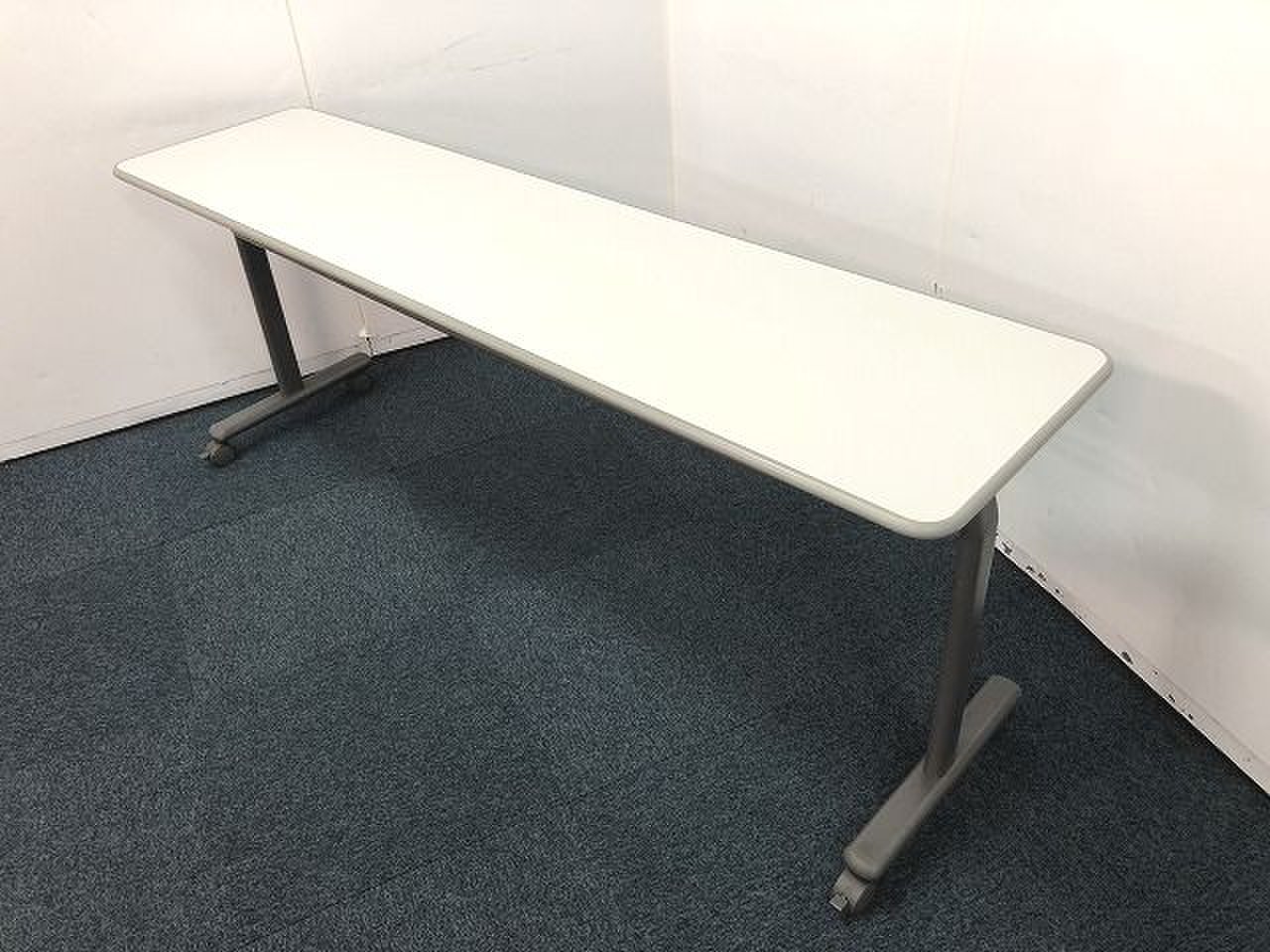 【定価約6万円！！シンプルで使いやすいスタックテーブルの入荷です！！作業台にもおすすめです！！】■おつとめ品
                        SE-N
                                    中古
            