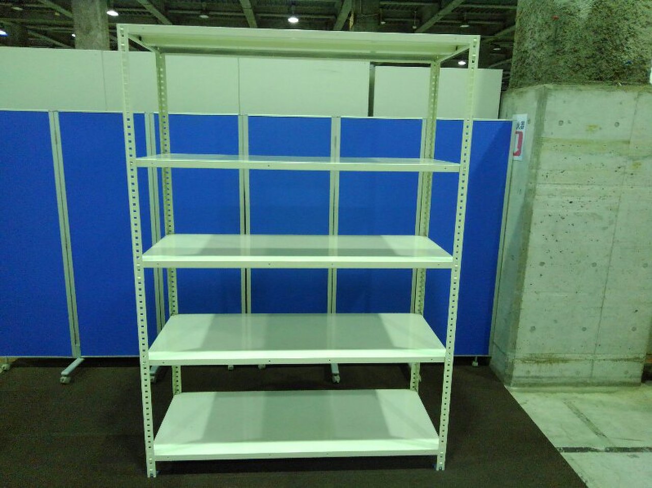 W1500・D600のオカムラ・中古ラックが久しぶりに6台入荷しました！　天地5段　耐荷重：段/150kg　ボルトレスなので組立も簡単！　　 ※マテハン本舗の中古商品は、千葉県柏市に在庫がございます。
                        不明」
                                    中古
            