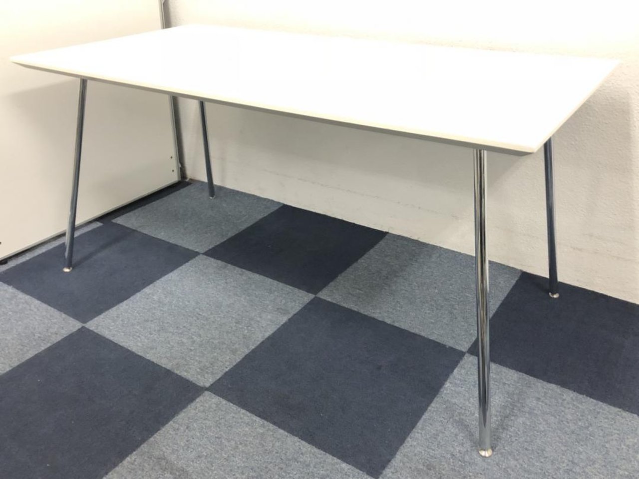 オカムラ製　ミーティングテーブル　ホワイト色　おすすめ　会議室　増員　新規購入
                        その他シリーズ
                                    中古
            