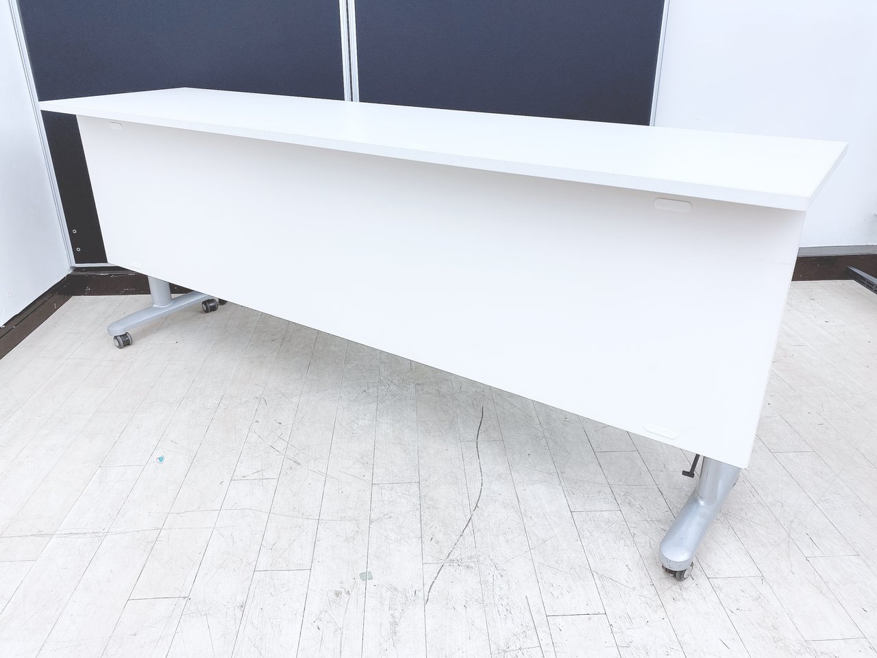 【2台限定入荷！】みんなで仲良く！イトーキ製サイドスタックテーブル！
                        その他シリーズ
                                    中古
            