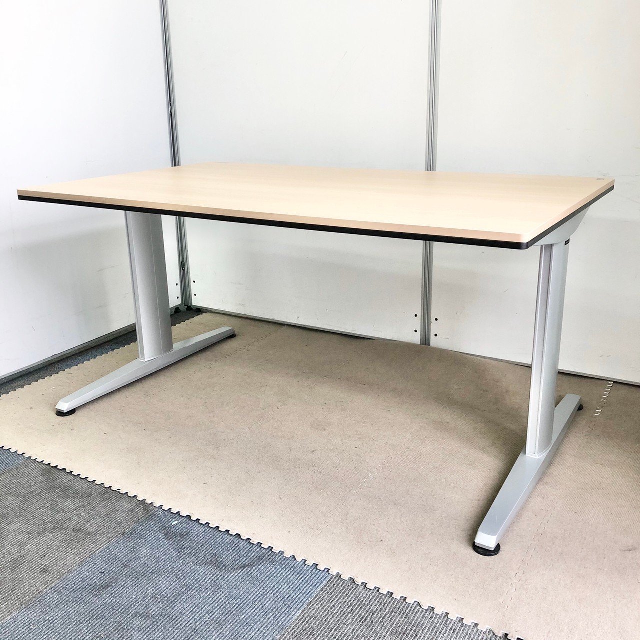 オカムラ製のリフティオシリーズ、ミーティングテーブル入荷！幅1500mmと2～4名での使用がオススメです！オカムラ/リフティオ/ナチュラル。
                        リフティオ 
                                    中古
            