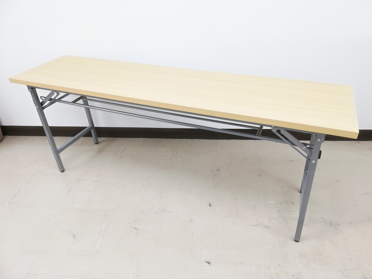 【6台入荷】折り畳みテーブル入荷！※年末年始必須アイテム◆ノンブランド品【RP】
                        その他シリーズ
                                    新古品
            