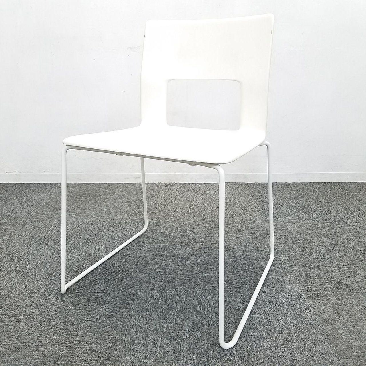 【ロット商品】オシャレなホワイトスタッキングチェアが入荷いたしました！中古　カッシーナ・イクスシー　(Cassina ixc.)　DESALTOPiergiorgio Cazzaniga　KOBE　おしゃれ　ホワイト　デザイナーズ 【在庫入替】
                        Desalto
                                    中古
            