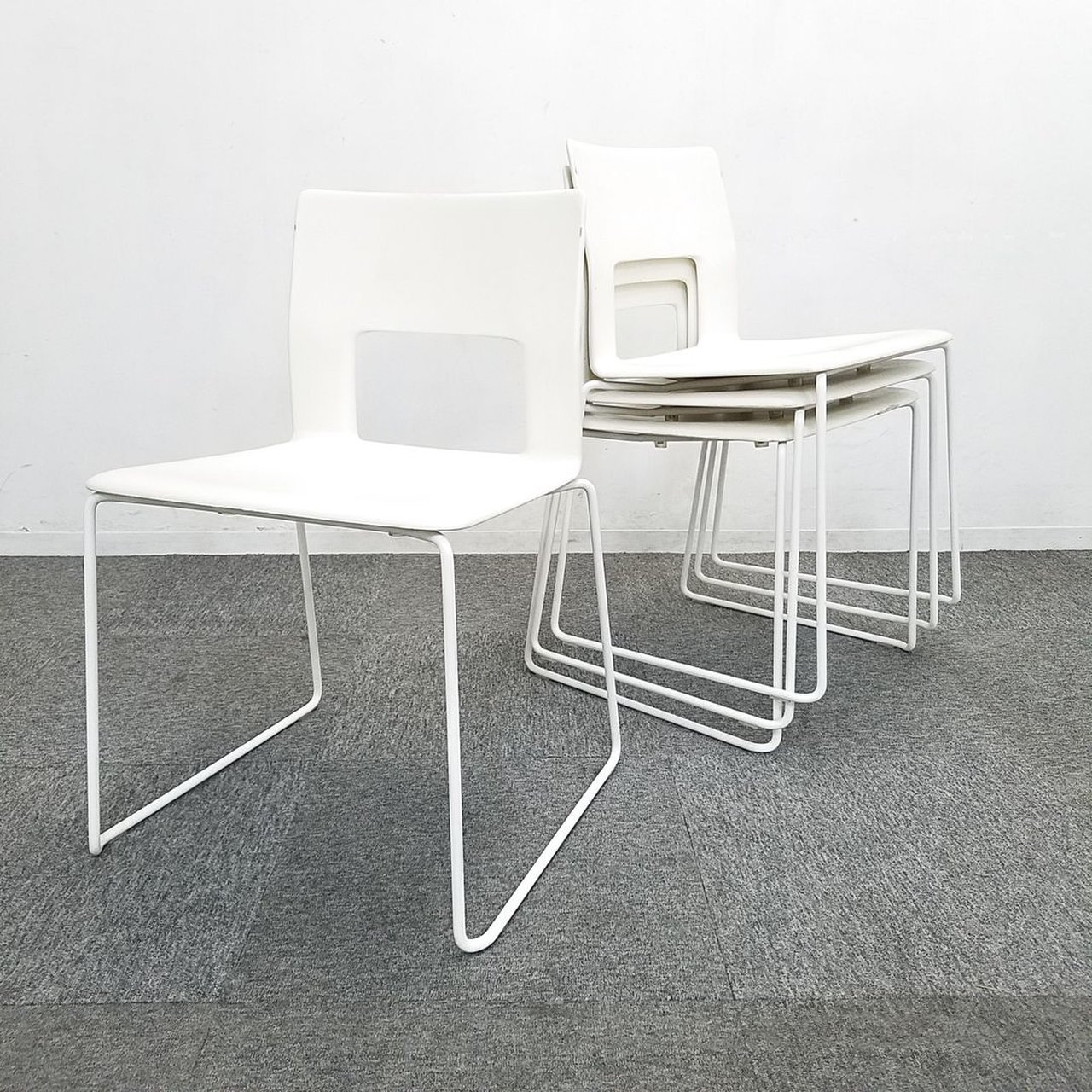 【ロット商品】オシャレなホワイトスタッキングチェアが入荷いたしました！中古　カッシーナ・イクスシー　(Cassina ixc.)　DESALTOPiergiorgio Cazzaniga　KOBE　おしゃれ　ホワイト　デザイナーズ
                        Desalto
                                    中古
            