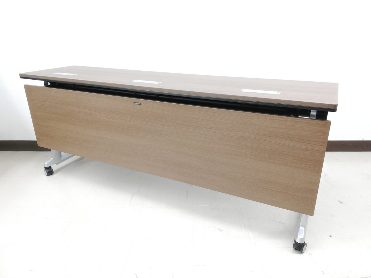 【限定1台レアテーブル！】優雅・優美＝エレガスタ（Elegasta）高級スタックテーブル蓮田入店◆オカムラ製【RP】
                        エレガスタ 
                                    中古
            