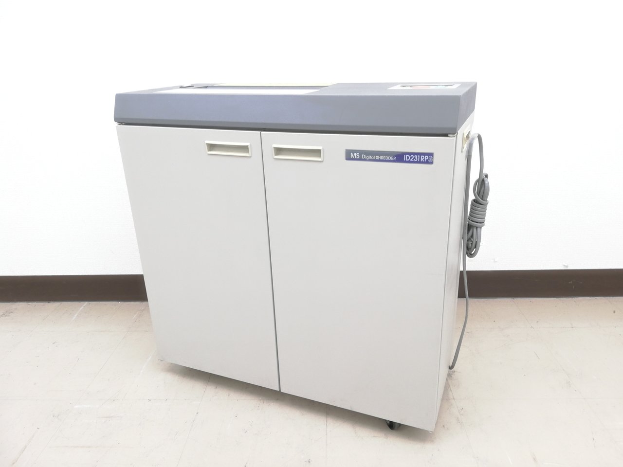 【年末の書類整理に！】裁断約25枚！デスクサイドにちょうど良いコンパクトサイズ◆明光商会製ID231RPS【RP】
                        IDシリーズ 
                                    中古
            