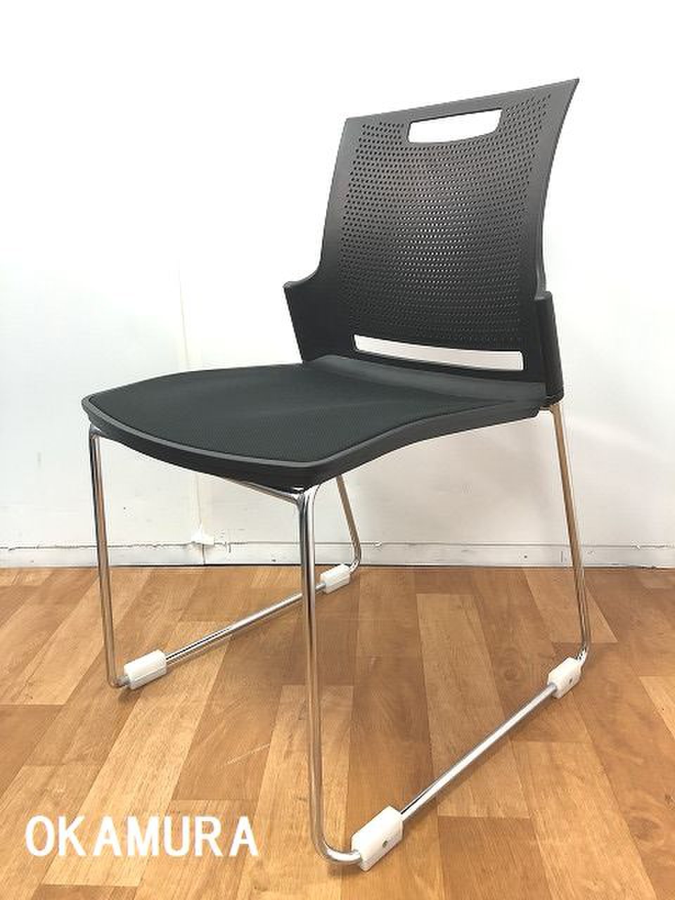 【会議室のチェアに！】スタッキングできるチェアが入荷！オカムラ製！
                        スカラールフト 
                                    中古
            