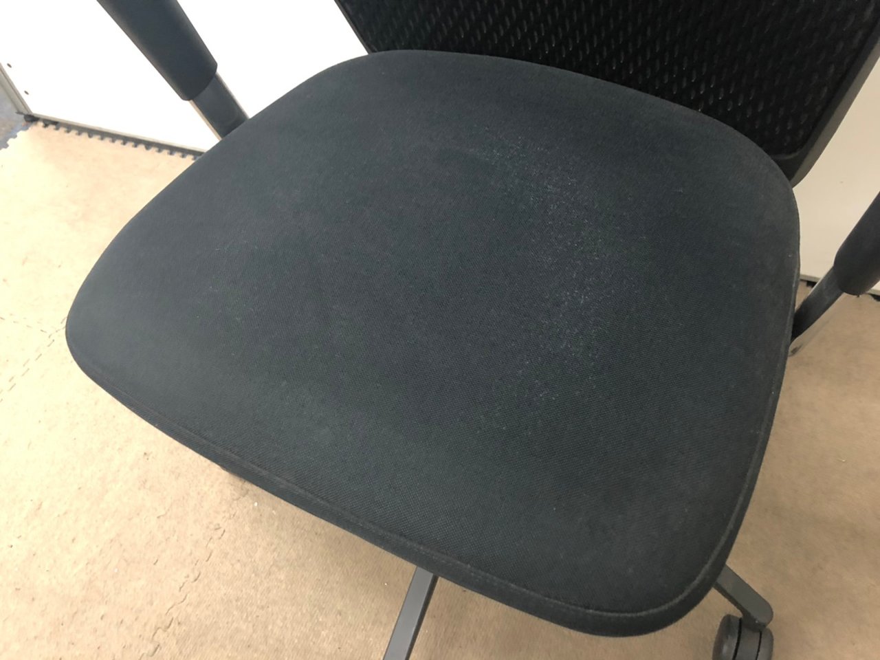 中古】ID Mesh vitra/ヴィトラ 肘付ハイバックチェア 310150 中古】ID Mesh vitra/ヴィトラ 肘付ハイバックチェア 310150