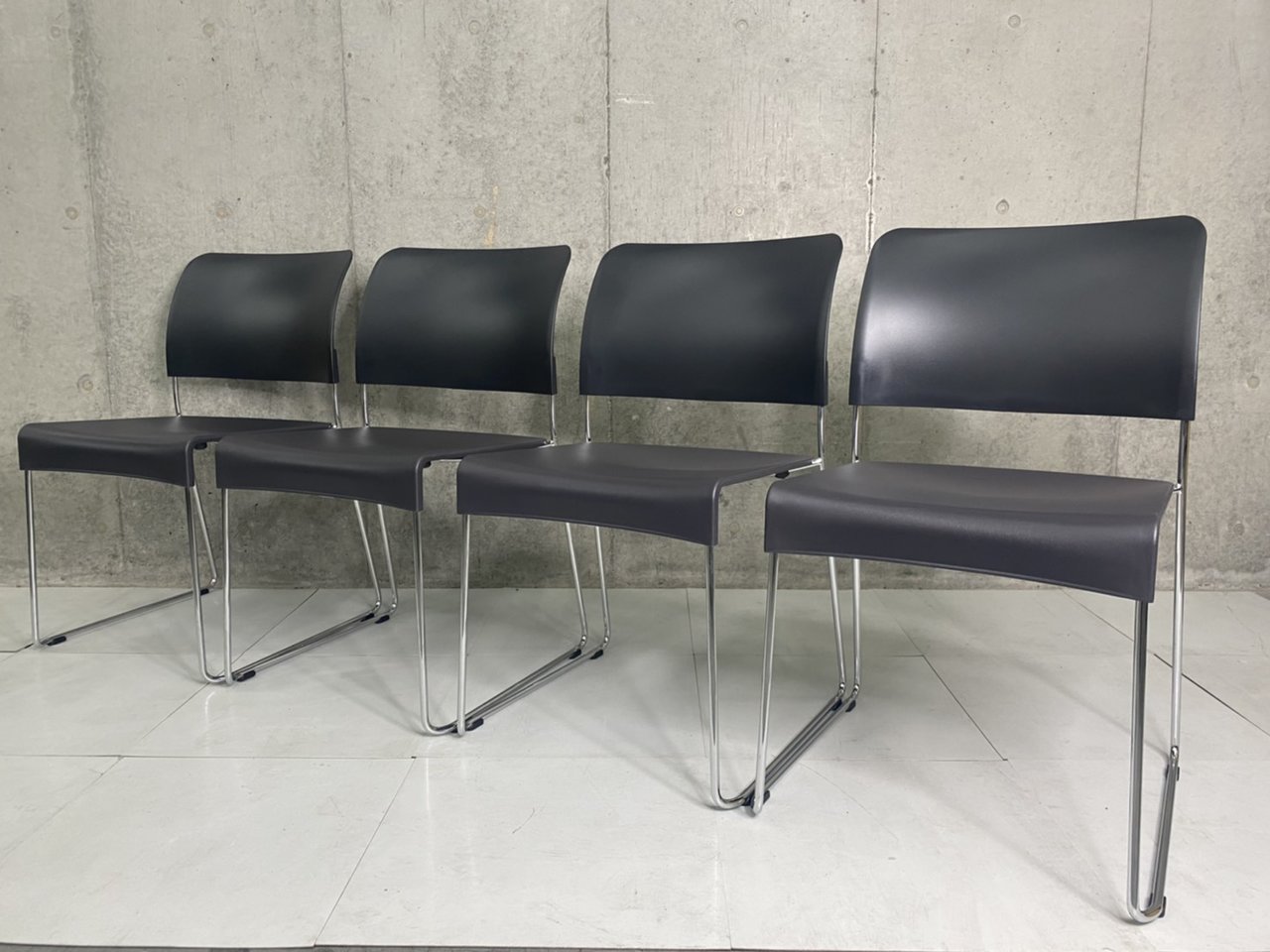 【デザイナーズ家具】【4脚セット】なんと2019年製品！状態良好！※倉庫在庫品
                        SIM
                                    中古
            