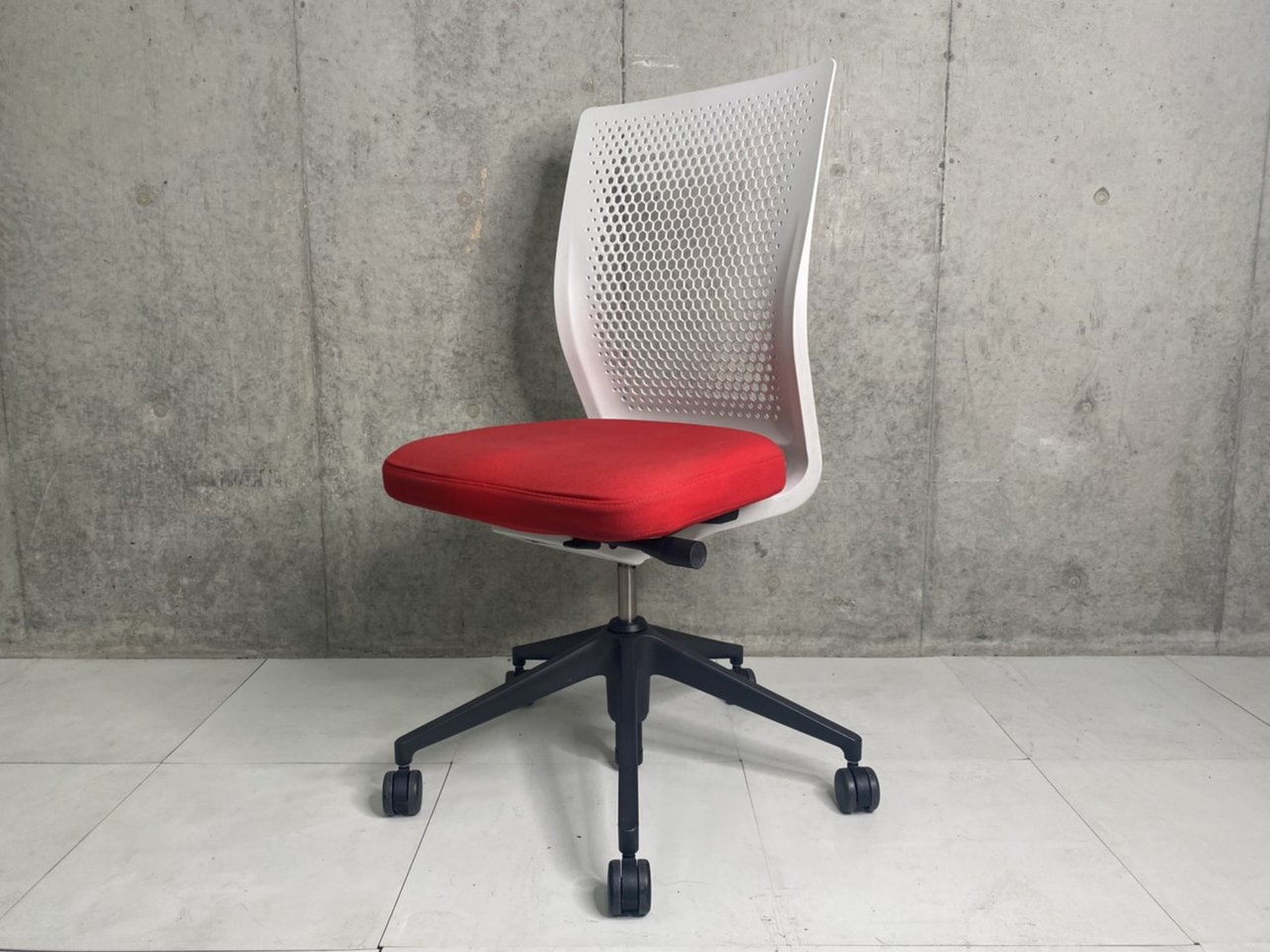 【中古】 vitra/ヴィトラ 肘無ハイバックチェア 310336