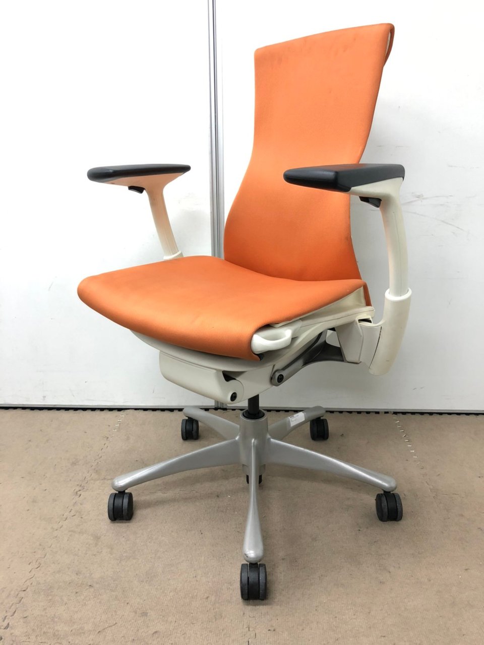 中古】エンボディチェア Herman Miller/ハーマンミラー 肘付ハイバックチェア 310358 - 中古オフィス家具ならオフィスバスターズ