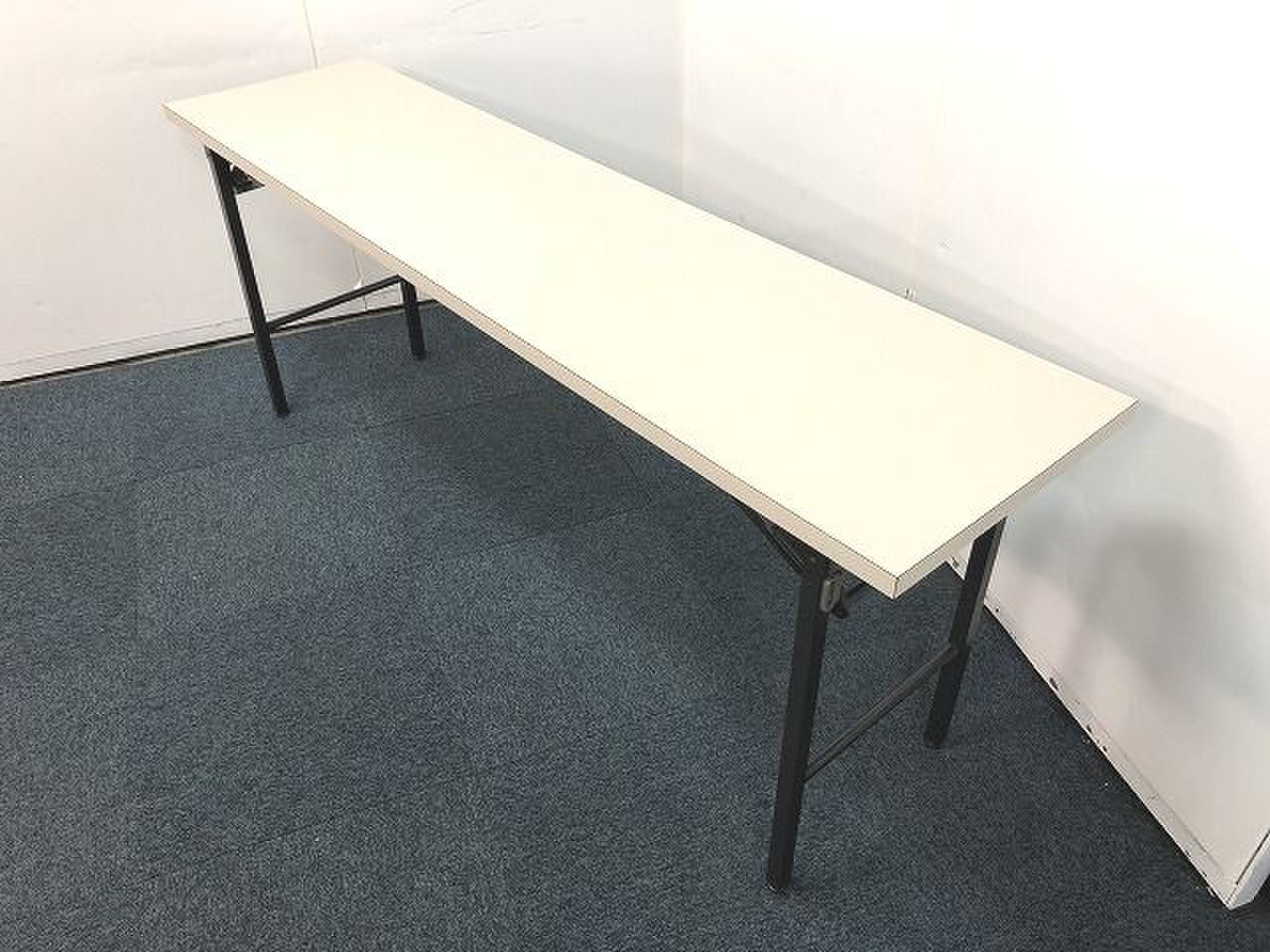 【１８００ｍｍ幅の折り畳みテーブルの入荷です！！】
                        その他シリーズ
                                    中古
            