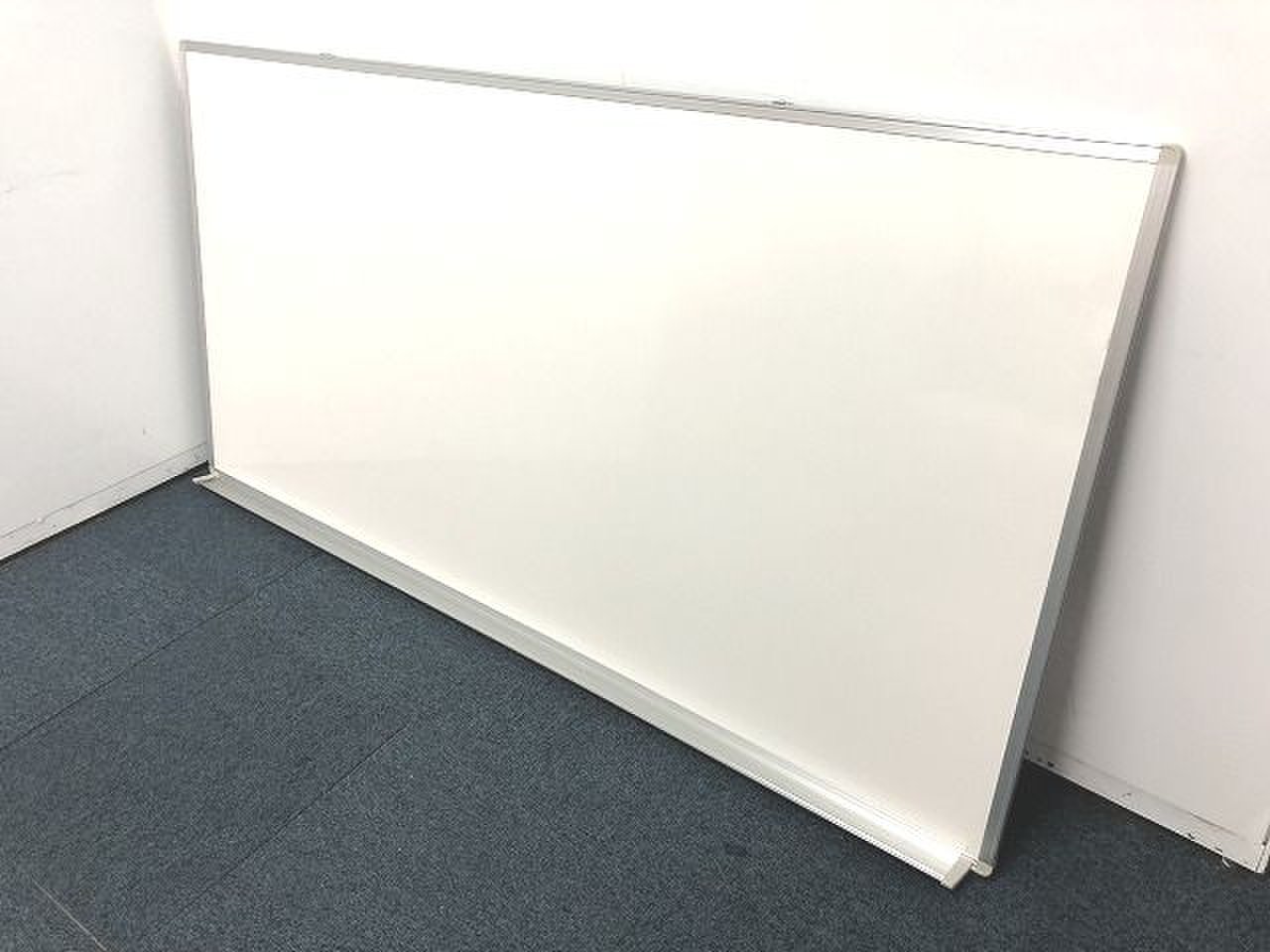 【大型壁掛け用ホワイトボードの入荷です！！】
                        その他シリーズ
                                    中古
            