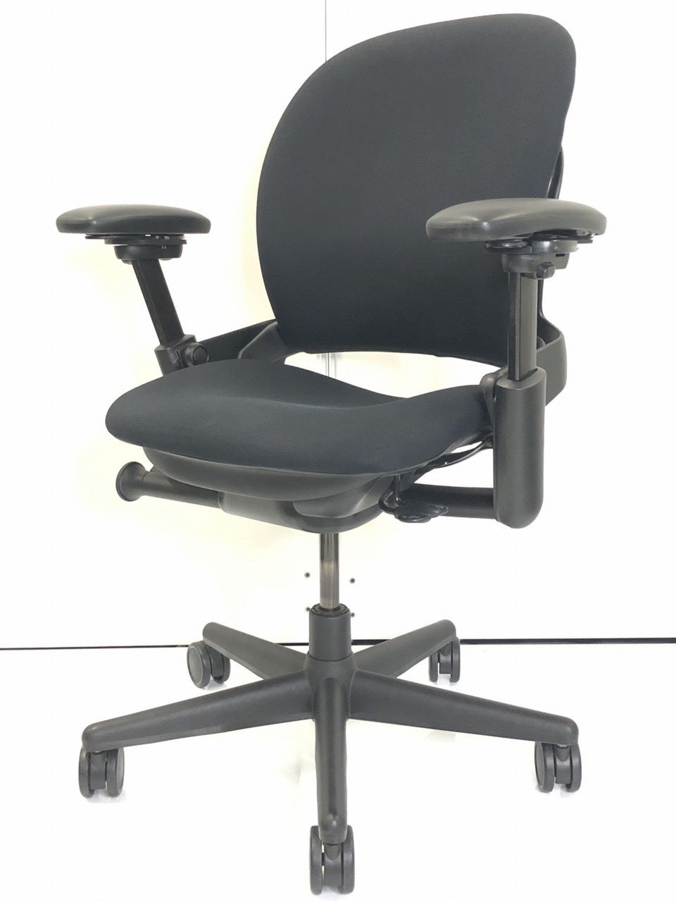 【限定1脚！】今、品薄のリープチェアが入荷しました！
コアはファンが多いHDタイプ！
2021年は飛躍の年に
                        リープチェア（HDタイプ） 
                                    中古
            