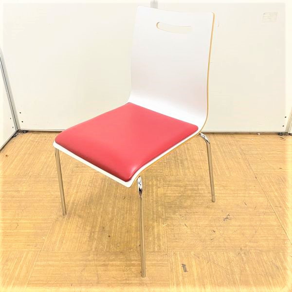 ポップなデザインでカフェスペースにオススメ！
                        その他シリーズ
                                    中古
            