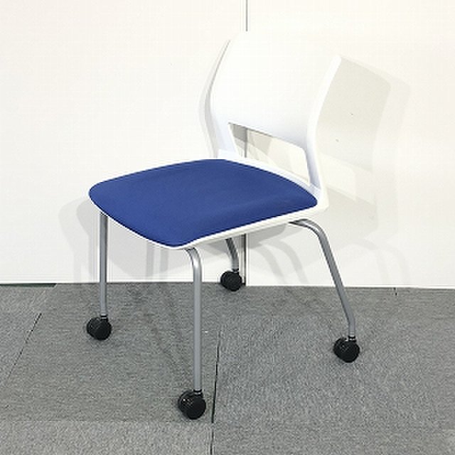 【関西倉庫在庫】重ねてらくらく　ちょっとしたミーティングスペースに｜コクヨ　スタッキング
                        160シリーズ 
                                    中古
            