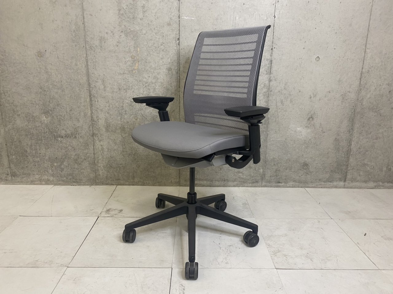 【専門業者によるクリーニング済み！】2016年製で美品！スチールケース　シンク２※柏倉庫在庫品
                        シンク2 
                                    中古
            