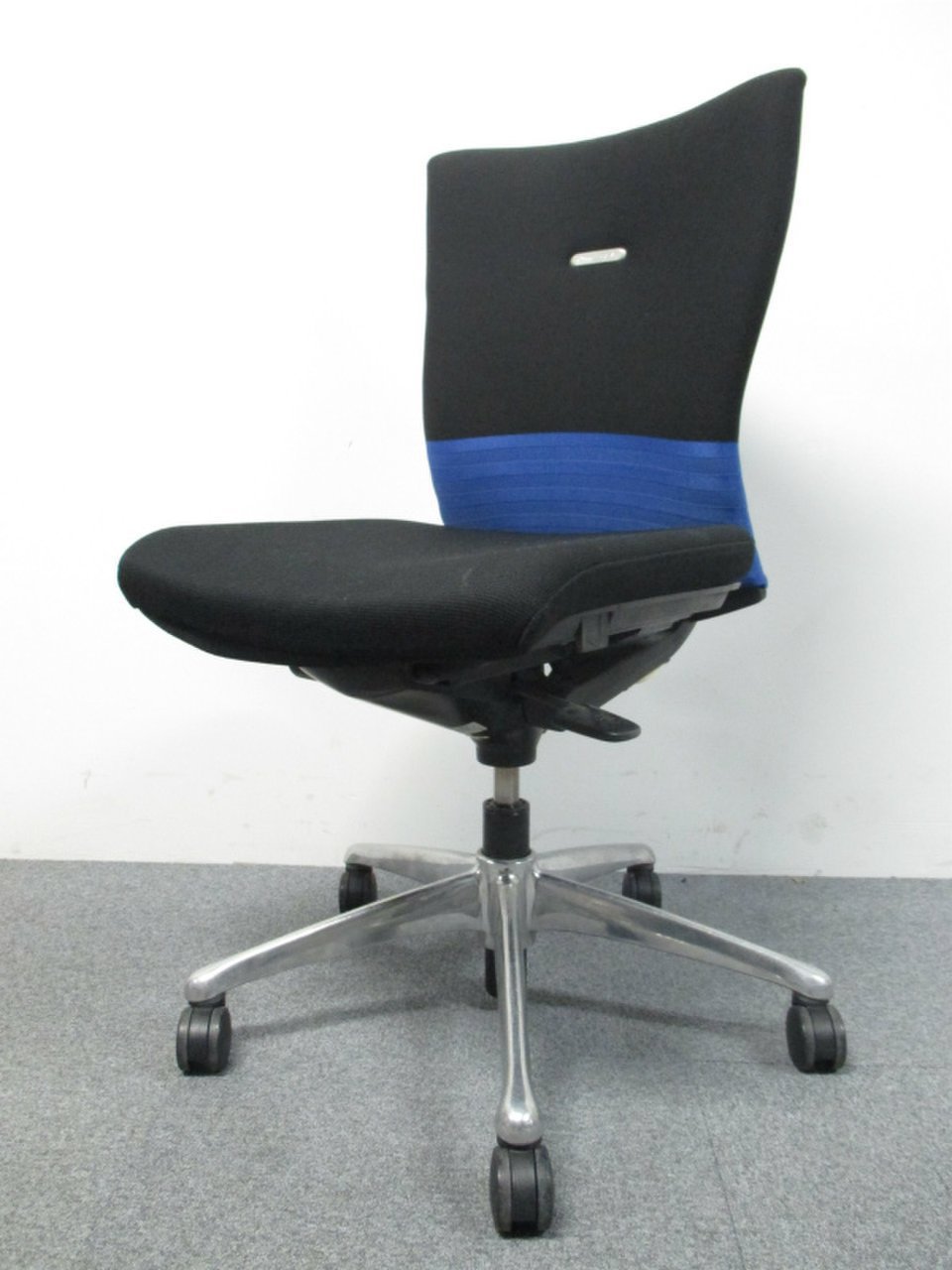 オカムラ製　フィーゴチェア　入替　新規購入　おすすめ　特価　おつとめ品【在庫入替品】【ロッキング不良】
                        フィーゴ 
                                    中古
            