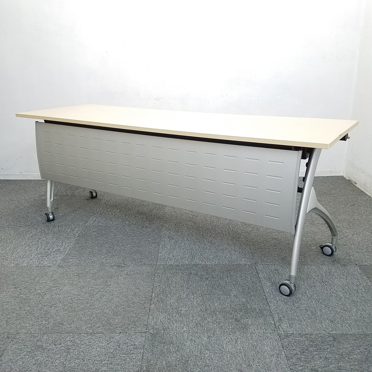 【限定1台】イトーキ製｜オシャレなスタックテーブルが大量入荷致しました☆ 中古　テーブル　リサイクル
                        リリッシュ2 
                                    中古
            