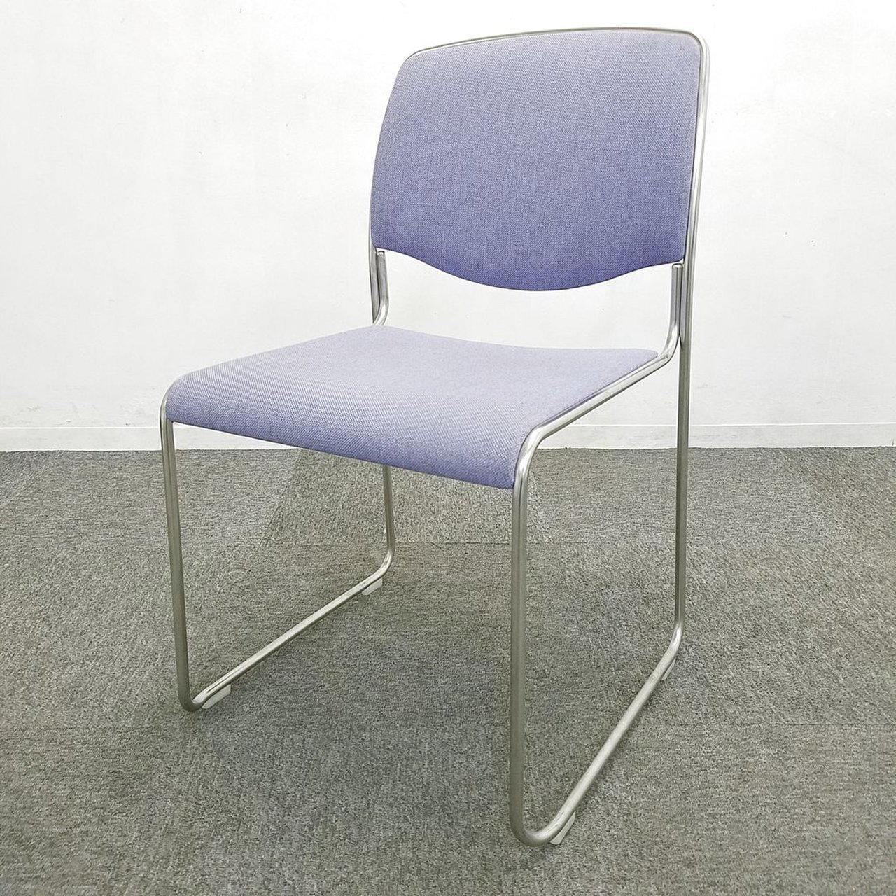 【3月納品までのお値打ち品】【※まとめ買いキャンペーン適用外】【ロット入荷】使い勝手のいいシンプルなスタッキングチェアが大量入荷いたしました☆　中古家具
                        その他シリーズ
                                    中古
            