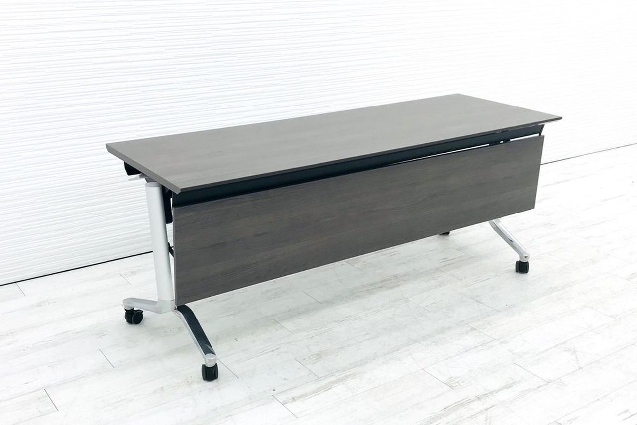 定価11万！2017年製！オシャレテーブル限定入荷！並行スタック可能
                        CONFEST 
                                    中古
            