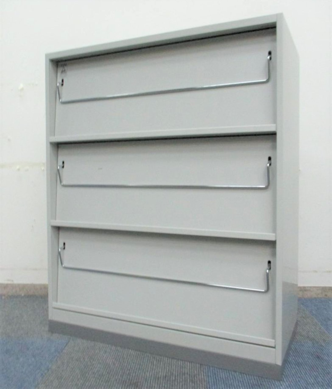 【雑誌やパンフレットの収納に！】■ナイキ製　雑誌架【マガジンラック】おつとめ品
                        その他シリーズ
                                    中古
            