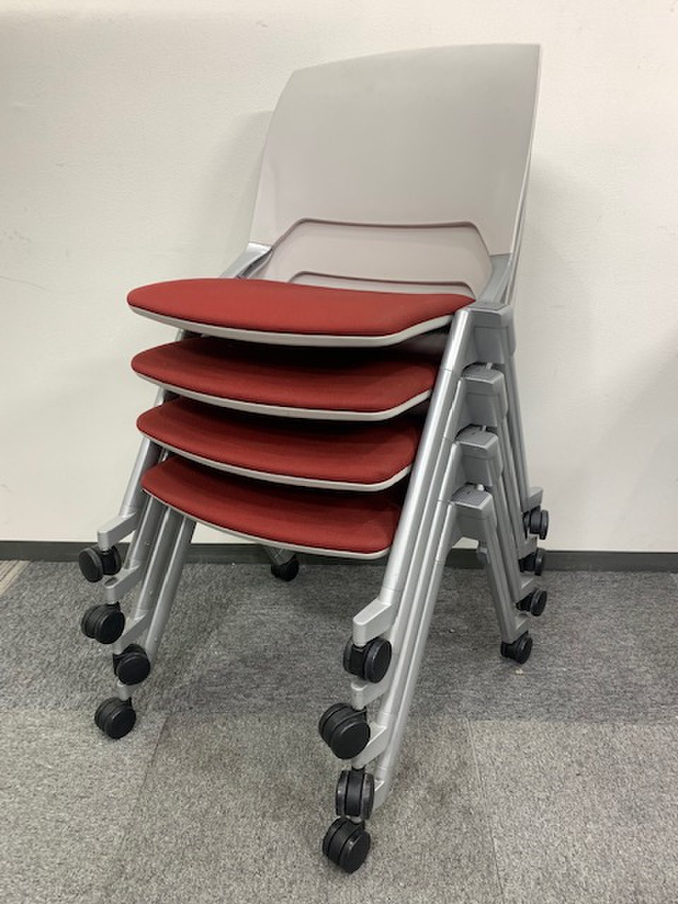 【4脚1セット】内田洋行 UCHIDA スタッキング ネスティング FM-320 レッド 【中古品】【新大阪】【北区】【淀川区】【北摂】【起業】 
                        FM-320シリーズ 
                                    中古
            