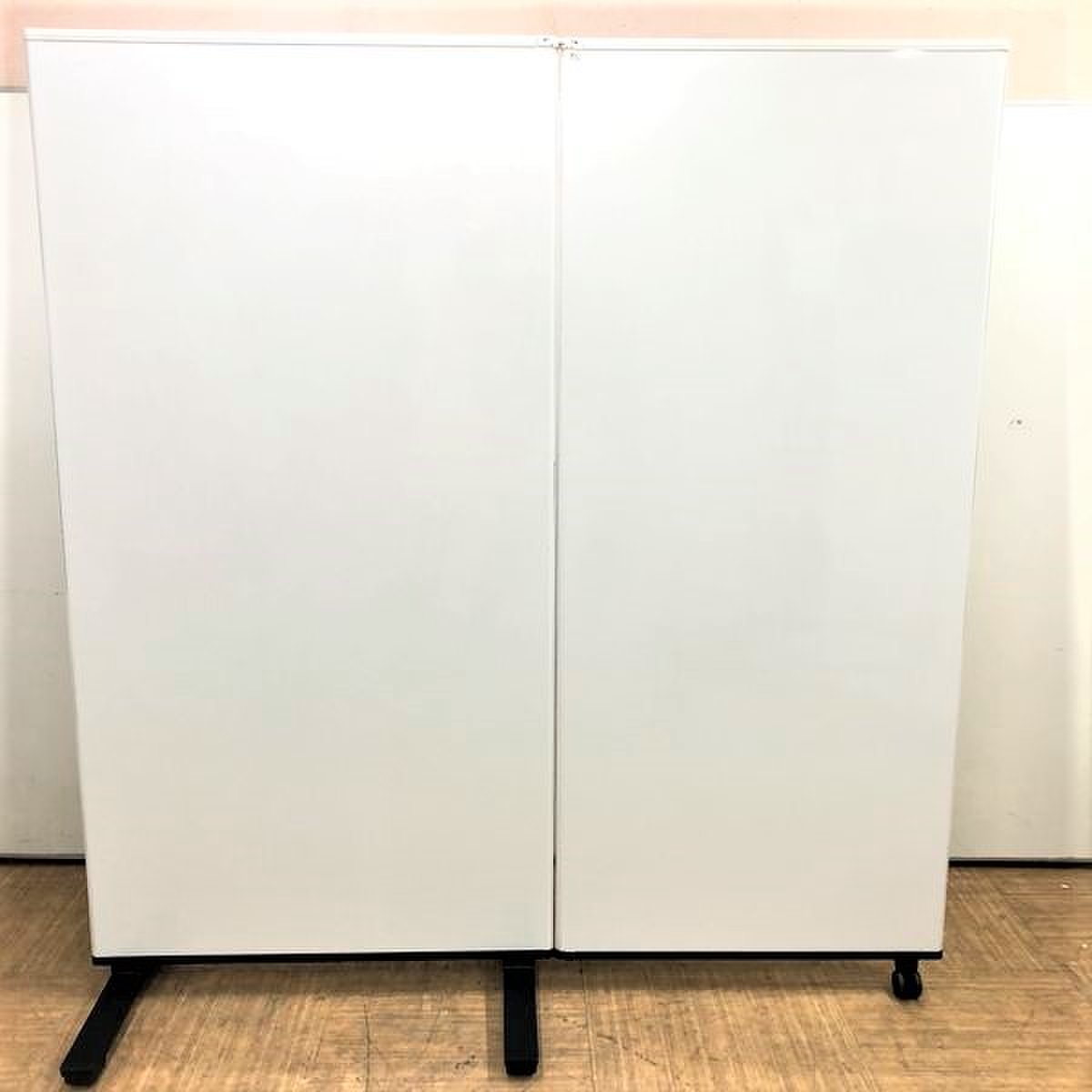 【希少】【滅多に入荷しないホワイトボードスクリーンが入荷】【パーテーションとしても使えます！】【コクヨ】
                        その他シリーズ
                                    中古
            