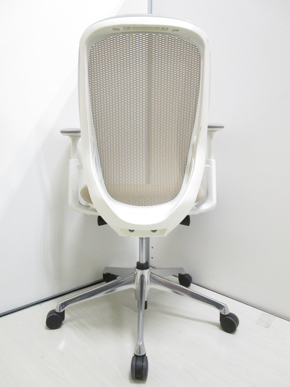 中古】シルフィーメッシュ オカムラ/okamura 肘付ハイバックチェア